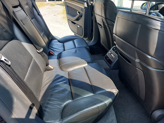 Audi A8 24 of 27