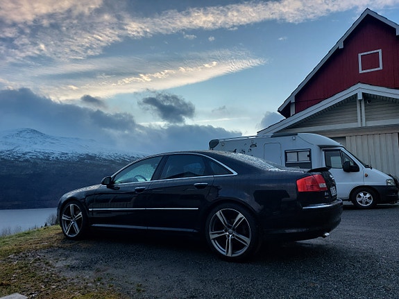 Audi A8 2 of 27