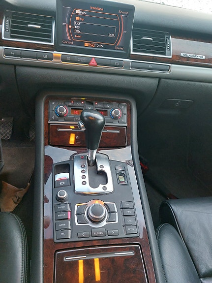 Audi A8 4 of 27