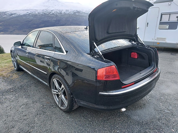 Audi A8 6 of 27