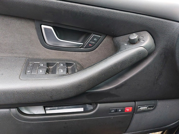 Audi A8 9 of 27
