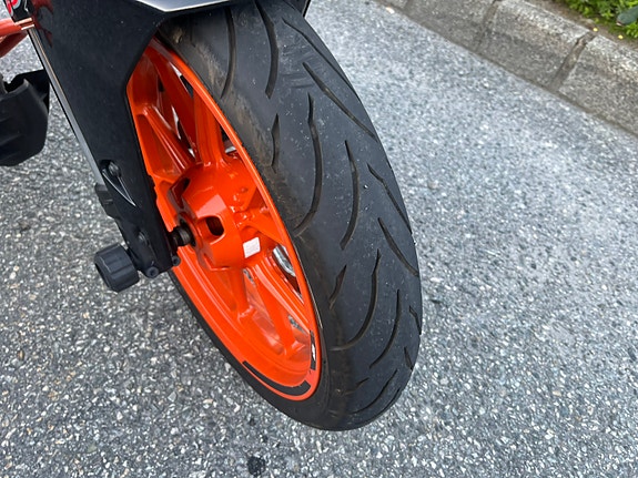 KTM 390 Duke 11 of 30