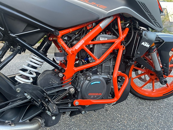 KTM 390 Duke 14 of 30