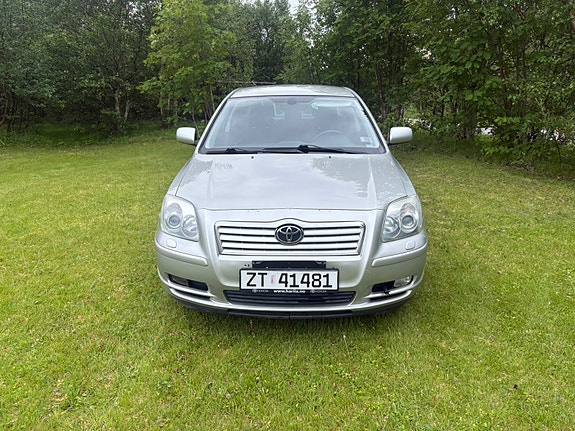 Toyota Avensis 4 of 5