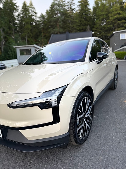 Volvo EX30 2 of 5