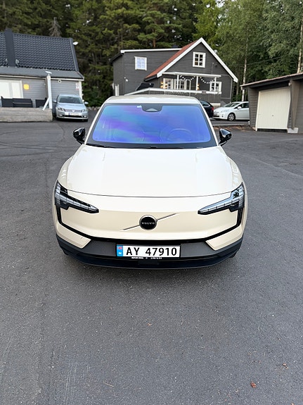 Volvo EX30 4 of 5