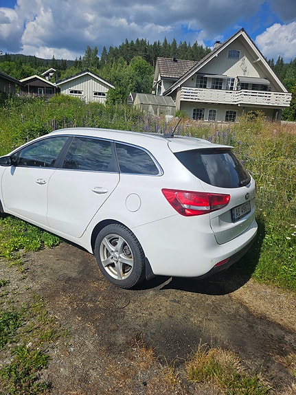 Kia Ceed 3 of 5