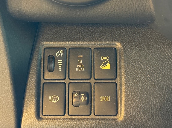 Toyota RAV4 12 of 18
