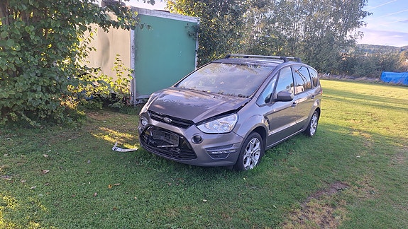 Ford S-MAX 12 of 12