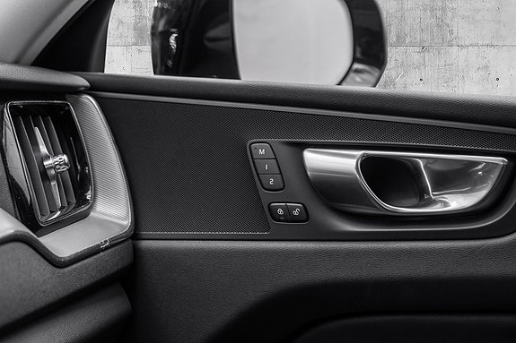 Volvo XC60 22 of 29