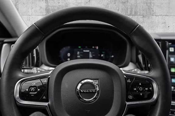 Volvo XC60 15 of 29