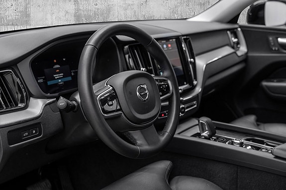 Volvo XC60 14 of 29