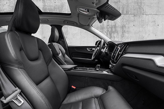 Volvo XC60 23 of 29