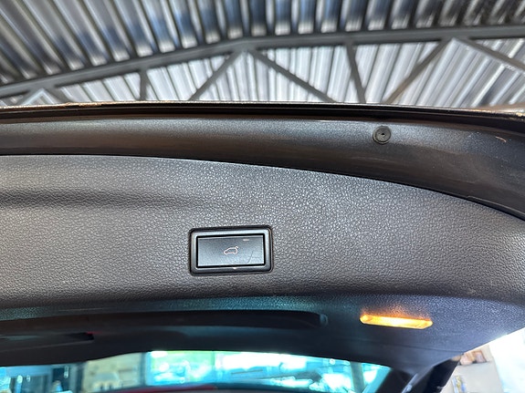 Volkswagen Sharan 9 of 28