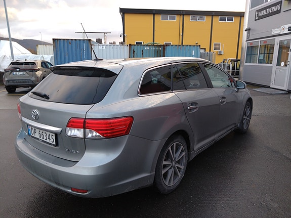 Toyota Avensis 3 of 5