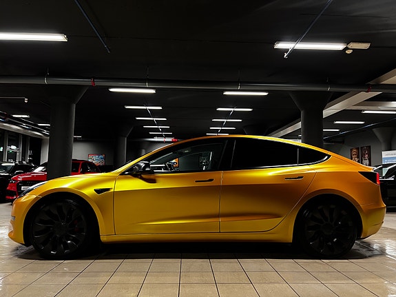 Tesla Model 3 2 of 5