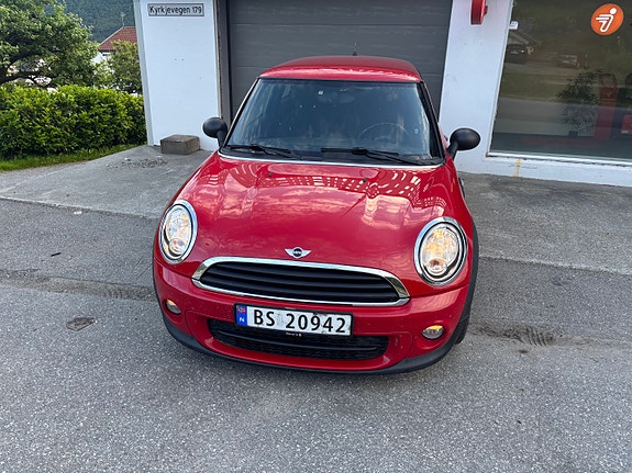 MINI One 2 of 5