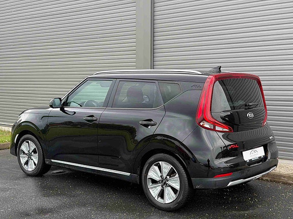 Kia e-Soul 4 of 5