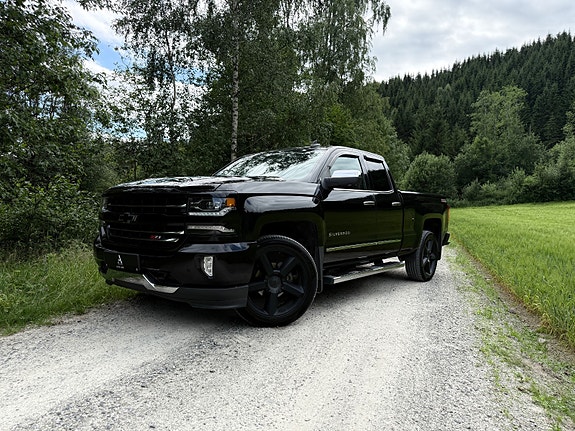 Chevrolet Silverado 5 of 5