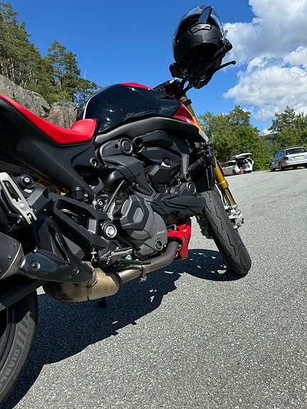 Ducati Monster 950 3 of 7