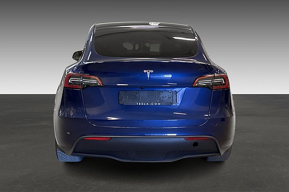 Tesla Model Y 5 of 5