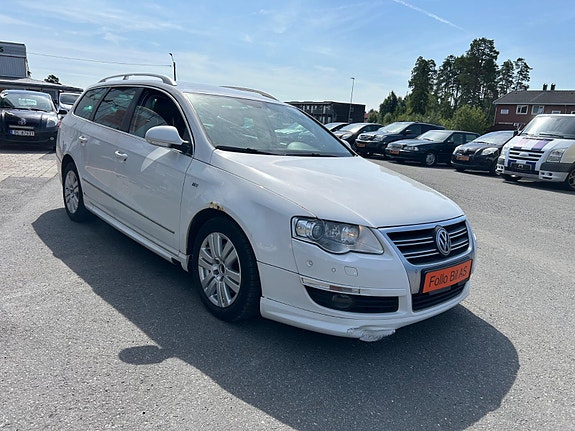 Volkswagen Passat 2 of 26