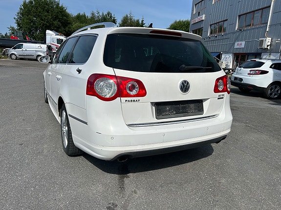 Volkswagen Passat 9 of 26