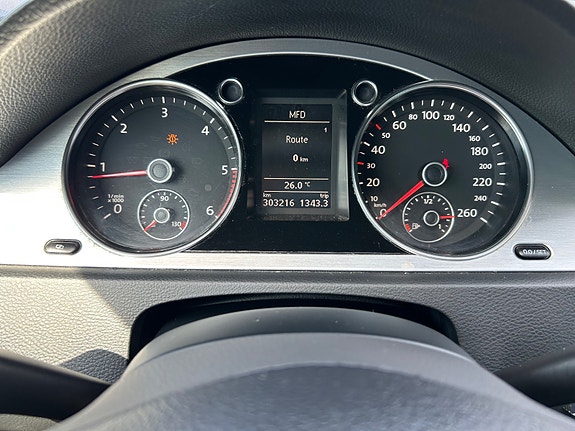 Volkswagen Passat 23 of 26