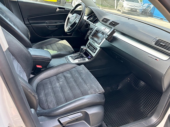 Volkswagen Passat 17 of 26