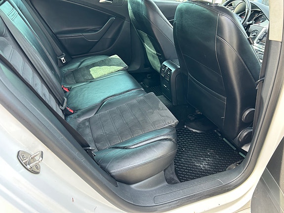 Volkswagen Passat 15 of 26