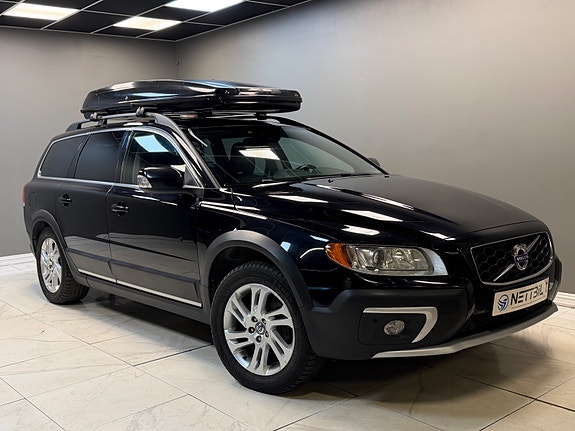 Volvo XC70 2 of 5