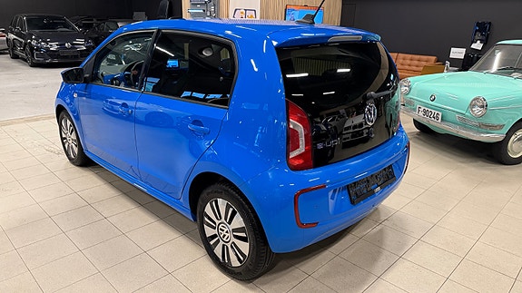 Volkswagen UP! 3 of 5