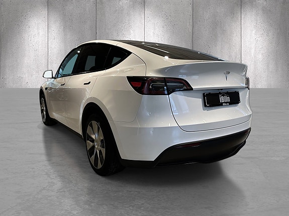 Tesla Model Y 5 of 5