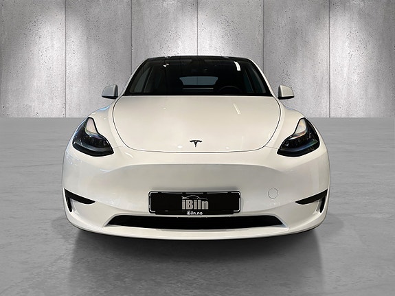 Tesla Model Y 3 of 5