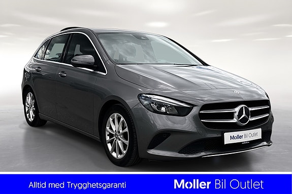 Mercedes-Benz B180 3 of 5