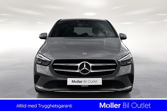 Mercedes-Benz B180 2 of 5