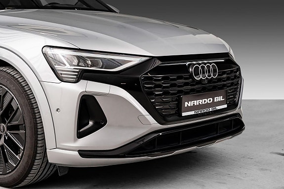 Audi Q8 2 of 5