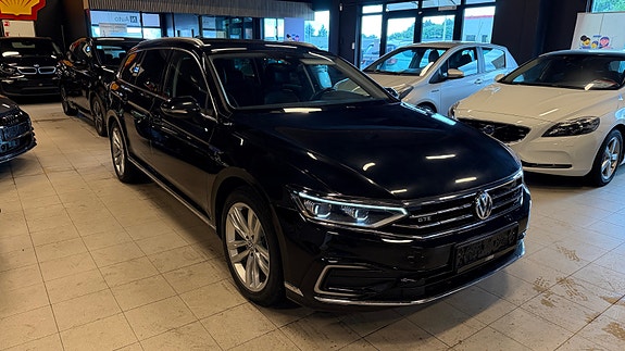 Volkswagen Passat 16 of 17