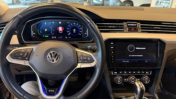 Volkswagen Passat 11 of 17