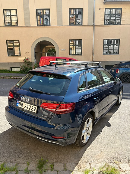 Audi e-tron 3 of 14