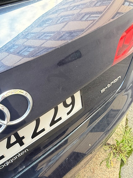 Audi e-tron 14 of 14