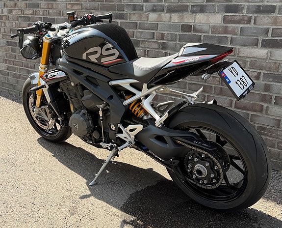 Triumph Speed Triple 1200 RS 11 of 14