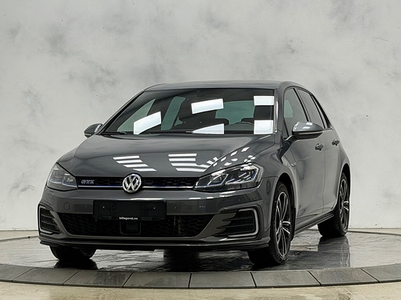 Volkswagen Golf VII 2 of 5