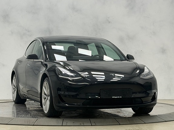 Tesla Model 3 4 of 5