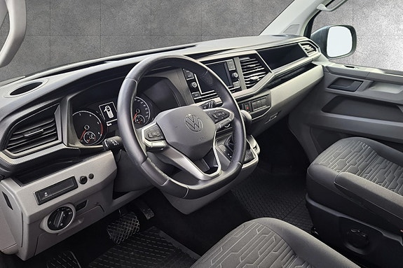 Volkswagen Caravelle 13 of 29
