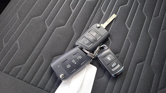 Volkswagen Caravelle 29 of 29
