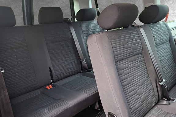 Volkswagen Caravelle 14 of 29