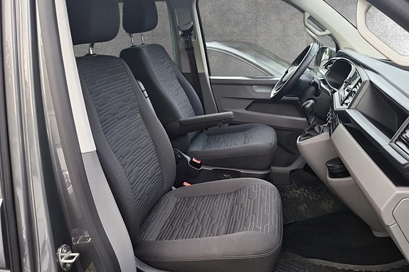 Volkswagen Caravelle 16 of 29