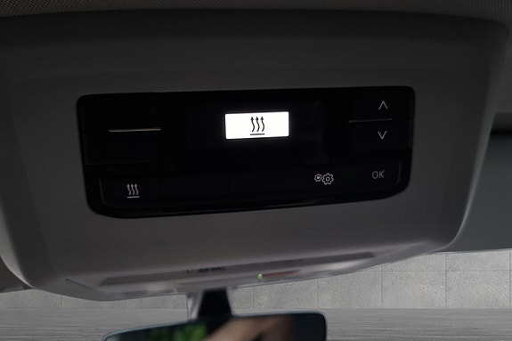 Volkswagen Caravelle 18 of 29