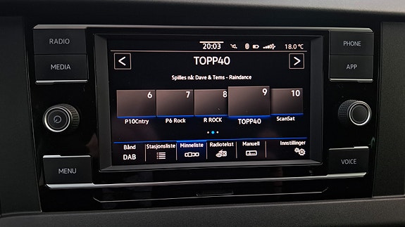 Volkswagen Caravelle 21 of 29